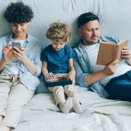 Kids Smartwatch vs. Smartphone: Which Is Better for a Child's First Device?